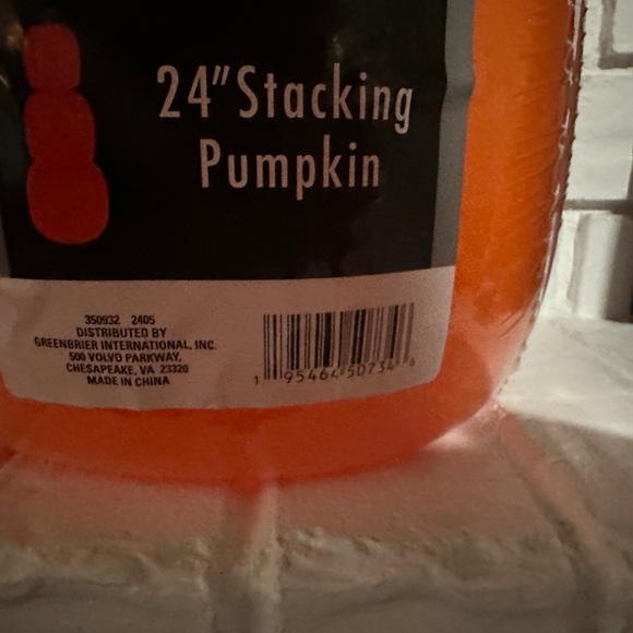 24” Stacking pumpkins - Picture 2 of 3